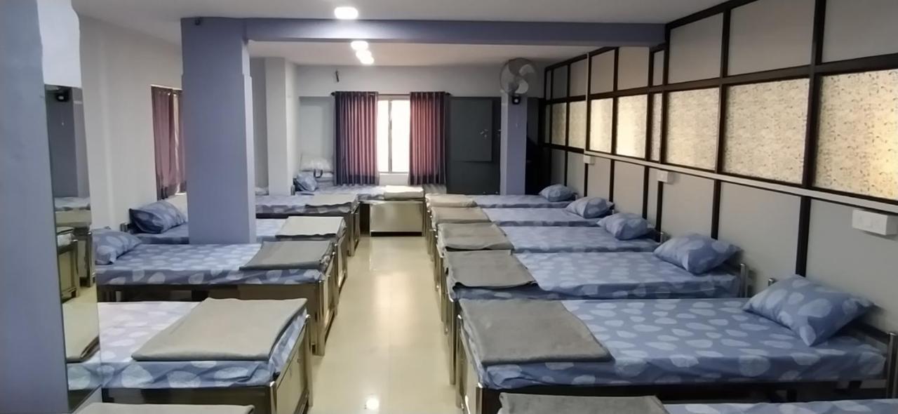 Shiv Sai Dormitory Vadodara Eksteriør billede