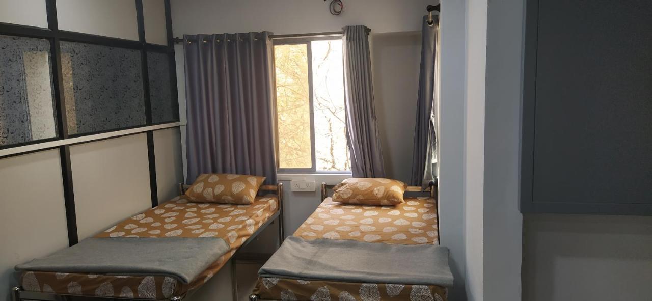 Shiv Sai Dormitory Vadodara Eksteriør billede